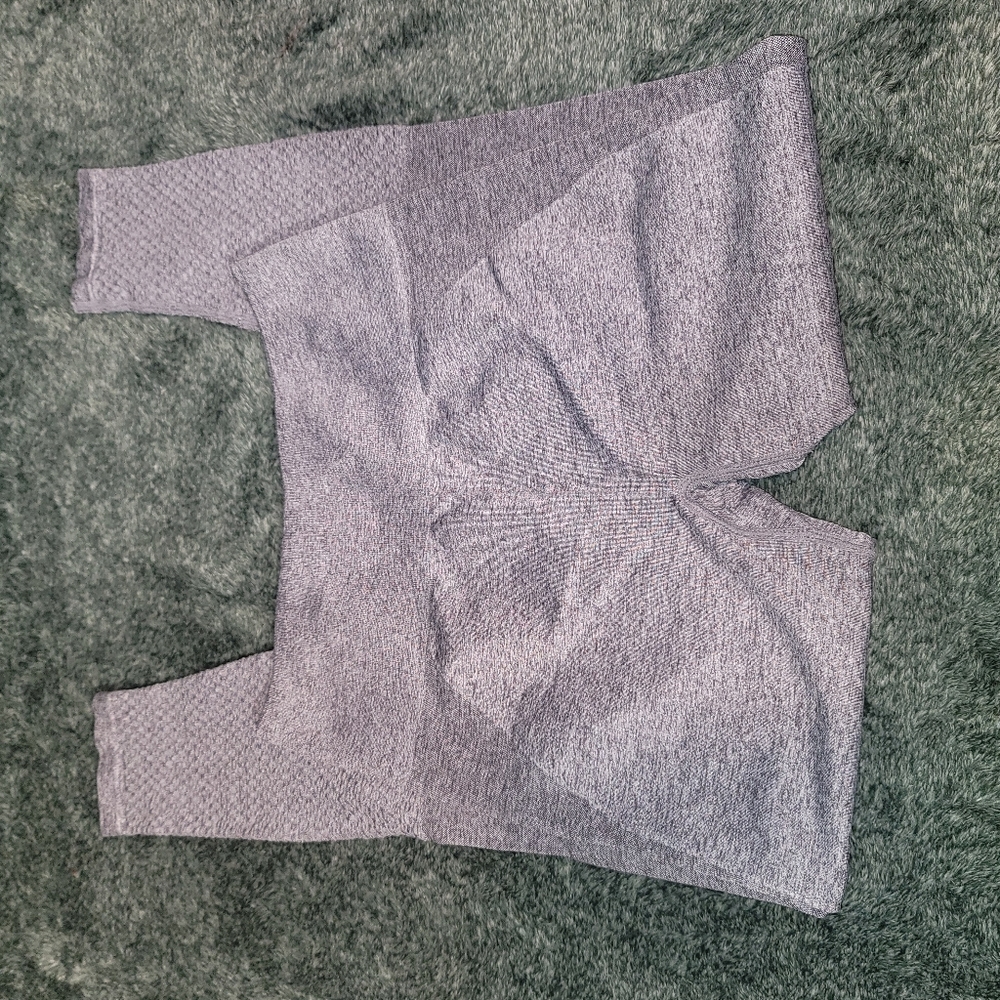 Fabletics Seamless High-Waisted Mesh Leggings in Grey Heather XS